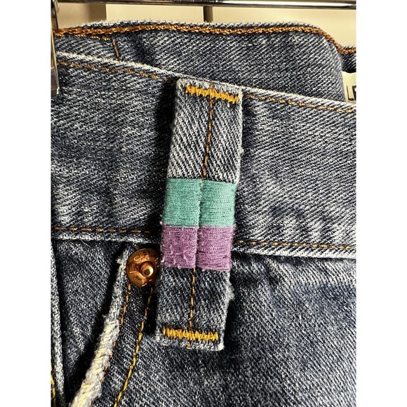 Levi's Y2K Embroidered Distressed Raw Hem Denim Mini Skirt Bird Boho Size 9 - Picture 3 of 10